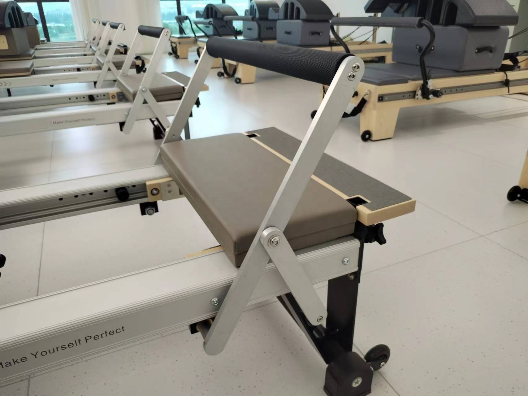 業務用エリナピラティスリフォーマーマシンタワーSRP116ハ - Pilates And Yoga Studio のレビューと価格