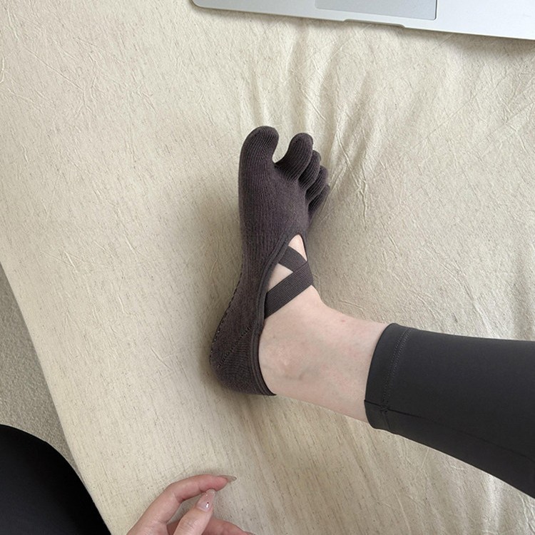 女性用クロスストラップ5本指ヨガソックス滑り止めシリコングリ - Pilates And Yoga Studio のレビューと価格
